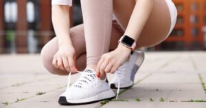 Para qué sirven los agujeros extra en el calzado deportivo