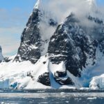 Utilice este título Perforan 525 metros de hielo con agua a 75°C y bajan una broca para recuperar sedimentos que podrían provenir de períodos sin hielo en la Antártida y cree en base a ese titulo original un titulo nuevo, preciso, comprensible y que no pierda relacion con el titulo original. Necesito que me devuelvas solo y nada mas que el titulo nuevo.