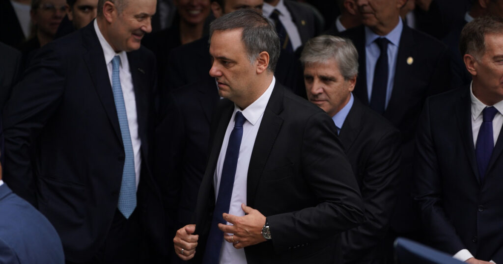 Se reúne el gabinete el lunes en otra señal de respaldo a Manuel Adorni