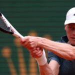 Utilice este título Sinner sigue imparable y chocará en semis con Zverev, que frenó el histórico torneo del brasileño Joao Fonseca y cree en base a ese titulo original un titulo nuevo, preciso, comprensible y que no pierda relacion con el titulo original. Necesito que me devuelvas solo y nada mas que el titulo nuevo.