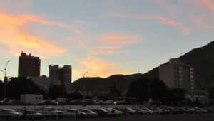 Tal como fue anunciado, las ráfagas podrían superar hoy los 100 km/h.