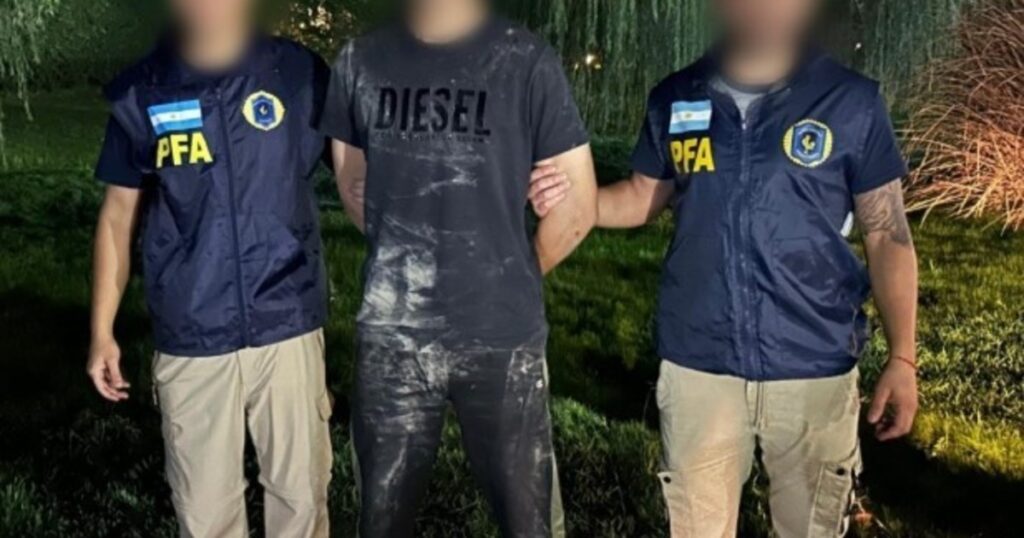 Un barra de Laferrere vinculado a "Los borrachos del tablón" fue detenido por un crimen a la salida de un partido de la Primera B