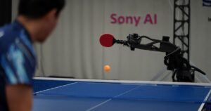 Un robot entrenado con IA ya logra ganarles a jugadores de elite de tenis de mesa