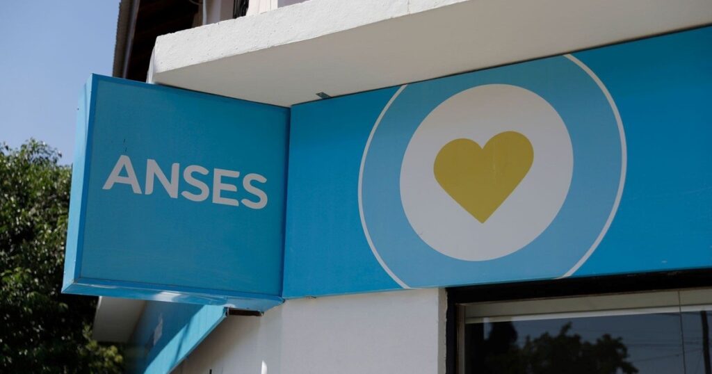 calendario de pagos de jubilados y pensionados, cuánto cobran y quiénes pueden reclamar