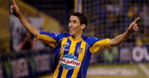 debuta con Rosario Central 20 años después de su primer partido