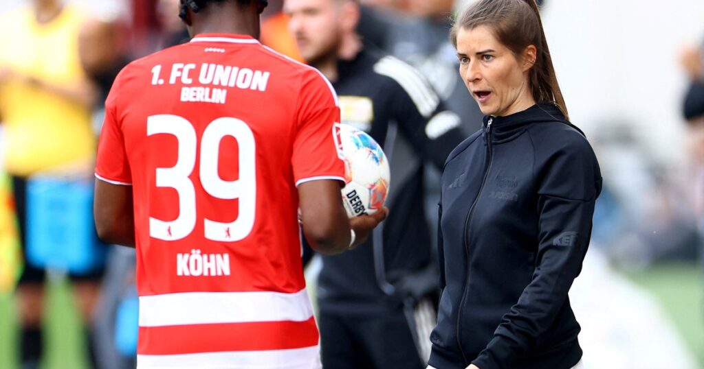 debutó en Union Berlín y es la primera DT mujer en las cinco grandes ligas, aunque no pudo festejar