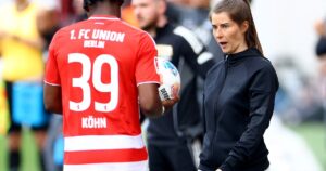 debutó en Union Berlín y es la primera DT mujer en las cinco grandes ligas, aunque no pudo festejar