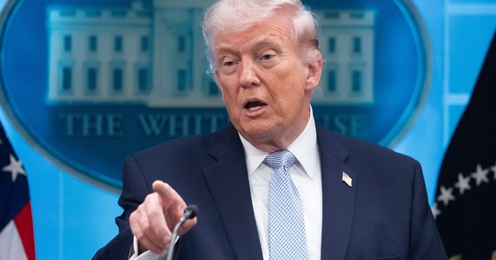 el ultimátum de Trump vence esta noche y siguen los ataques mientras negocian contrarreloj un alto el fuego