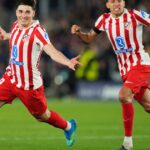 Utilice este título elogios para Julián Alvarez y preocupación por Mastantuono y cree en base a ese titulo original un titulo nuevo, preciso, comprensible y que no pierda relacion con el titulo original. Necesito que me devuelvas solo y nada mas que el titulo nuevo.