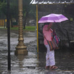 Utilice este título hay alerta amarilla y pronóstico de más agua hasta mañana y cree en base a ese titulo original un titulo nuevo, preciso, comprensible y que no pierda relacion con el titulo original. Necesito que me devuelvas solo y nada mas que el titulo nuevo.