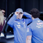 Utilice este título horarios, cortes, cómo llegar y ubicaciones gratuitas para ver el road show de la Fórmula 1 y cree en base a ese titulo original un titulo nuevo, preciso, comprensible y que no pierda relacion con el titulo original. Necesito que me devuelvas solo y nada mas que el titulo nuevo.