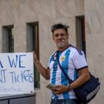 Utilice este título la FIFA aumentó los precios de las entradas y ya son caras hasta para los hinchas de Estados Unidos y cree en base a ese titulo original un titulo nuevo, preciso, comprensible y que no pierda relacion con el titulo original. Necesito que me devuelvas solo y nada mas que el titulo nuevo.