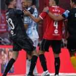 Utilice este título la increíble reacción de Rey, el arquero de Independiente y cree en base a ese titulo original un titulo nuevo, preciso, comprensible y que no pierda relacion con el titulo original. Necesito que me devuelvas solo y nada mas que el titulo nuevo.