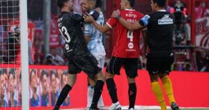 la increíble reacción de Rey, el arquero de Independiente