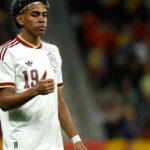 Utilice este título llega al Mundial como la gran estrella de España pero sufre el racismo de sus propios hinchas y cree en base a ese titulo original un titulo nuevo, preciso, comprensible y que no pierda relacion con el titulo original. Necesito que me devuelvas solo y nada mas que el titulo nuevo.