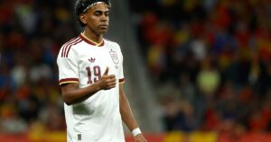 llega al Mundial como la gran estrella de España pero sufre el racismo de sus propios hinchas