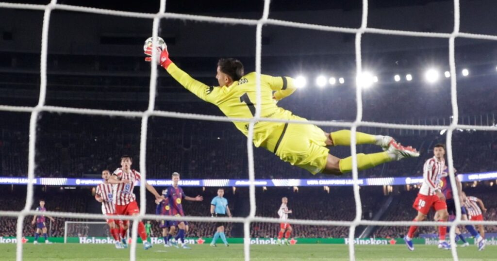 todas sus atajadas para el triunfo del Atl. de Madrid vs Barcelona