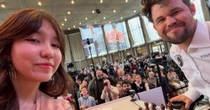 una jugadora le pidió una selfie a Magnus Carlsen, que posó para la foto y después la dejó en evidencia