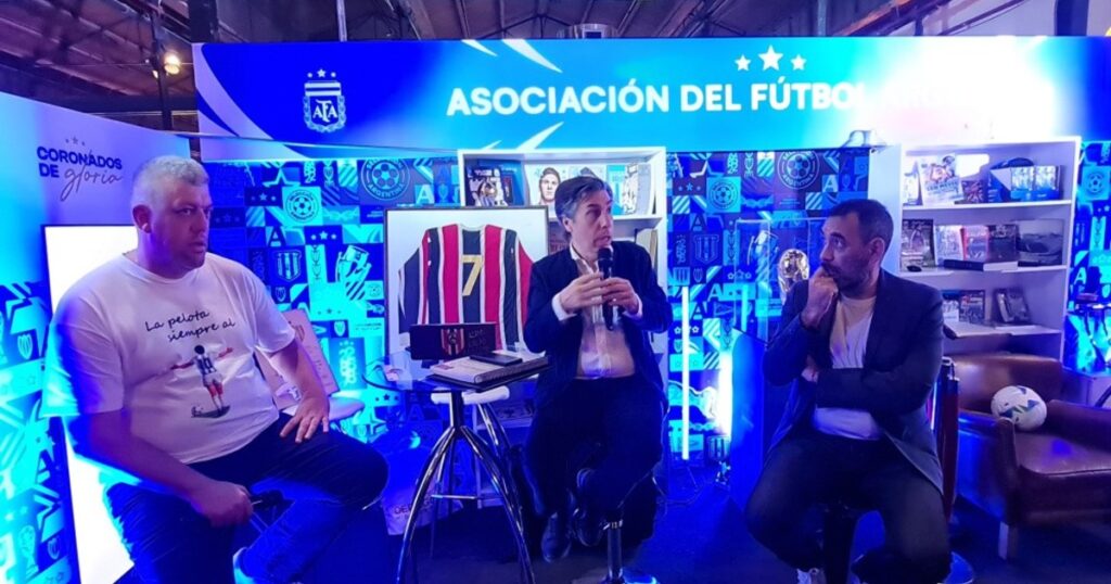 Chacarita celebró sus 120 años con una charla llena de pasión en la Feria del Libro