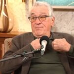 Utilice este título  El dramático llamado de Robert De Niro para defender la democracia en su país y cree en base a ese titulo original un titulo nuevo, preciso, comprensible y que no pierda relacion con el titulo original. Necesito que me devuelvas solo y nada mas que el titulo nuevo.