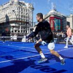 Utilice este título El pádel armó una cancha a los pies del Obelisco, revolucionó el mediodía porteño y disfrutó la previa del Premier de Buenos Aires y cree en base a ese titulo original un titulo nuevo, preciso, comprensible y que no pierda relacion con el titulo original. Necesito que me devuelvas solo y nada mas que el titulo nuevo.
