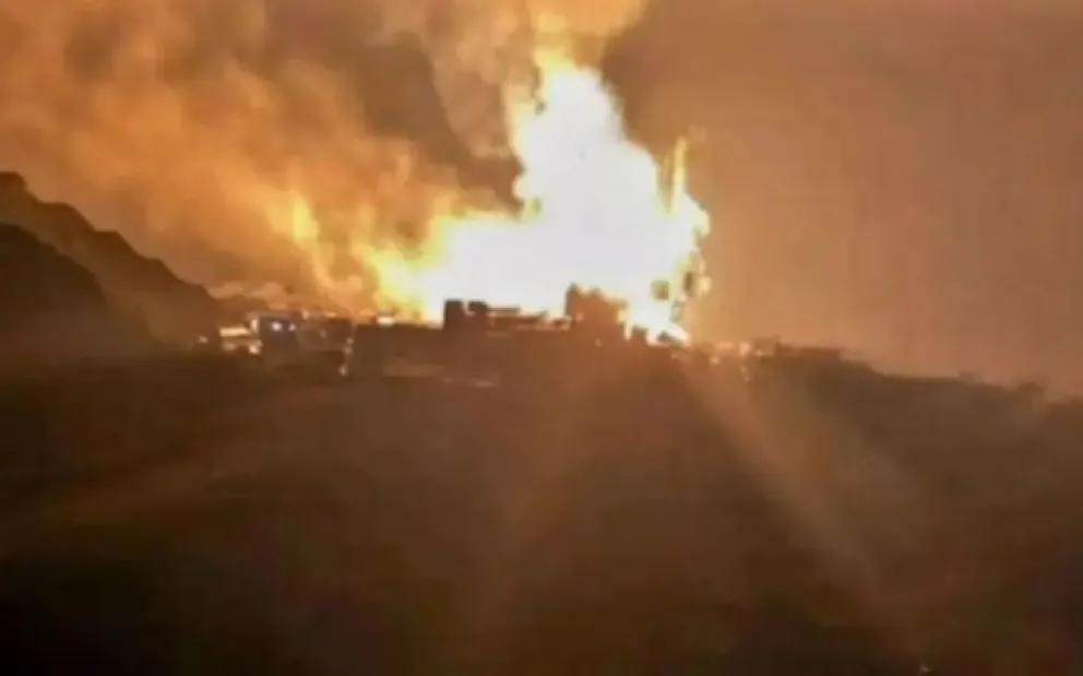 Explotó un camión cisterna en un yacimiento petrolero de Neuquén y murieron dos trabajadores