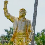 Utilice este título Inauguraron la estatua gigante de oro de Donald Trump y cree en base a ese titulo original un titulo nuevo, preciso, comprensible y que no pierda relacion con el titulo original. Necesito que me devuelvas solo y nada mas que el titulo nuevo.