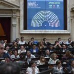 Utilice este título Ingresó al Senado el proyecto del Gobierno sobre ludopatía y ya hay polémica porque sólo ataca el juego ilegal y cree en base a ese titulo original un titulo nuevo, preciso, comprensible y que no pierda relacion con el titulo original. Necesito que me devuelvas solo y nada mas que el titulo nuevo.