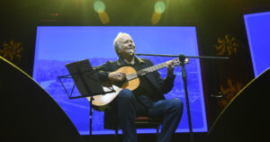 Joan Manuel Serrat recibirá el primer Premio de Honor de la Academia de la Música de España