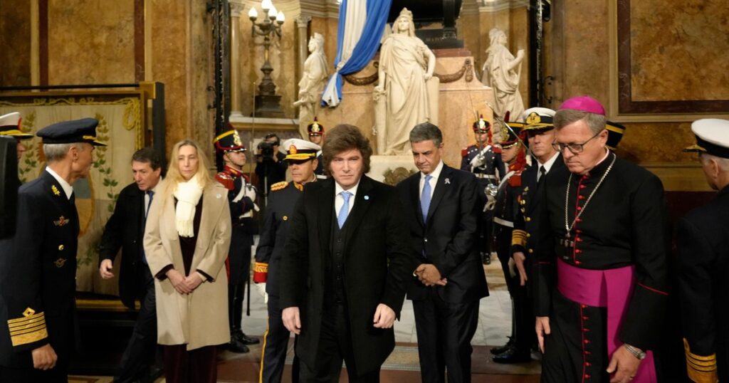 La Iglesia repite sus reclamos, pero Javier Milei no escucha y hace acordar a los Kirchner