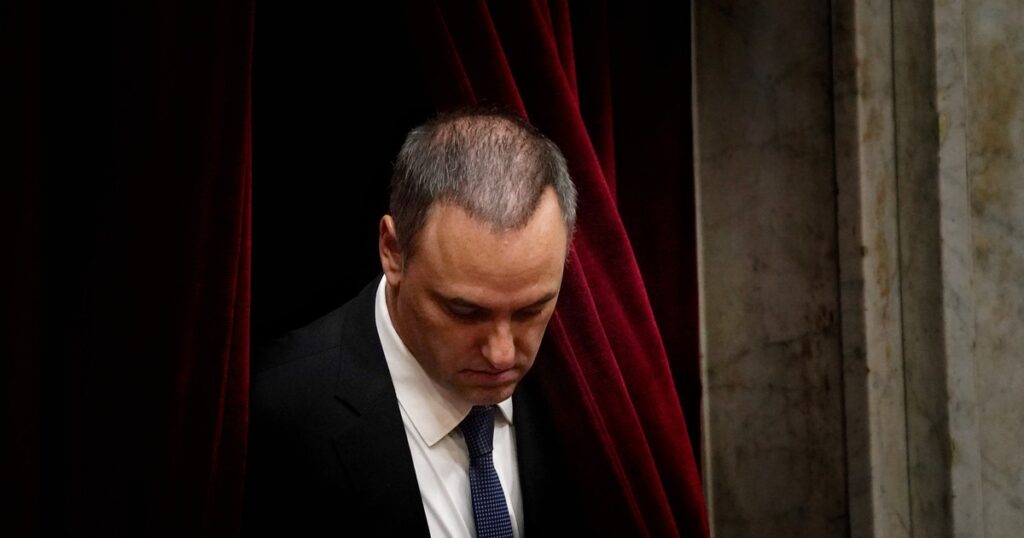 Los detalles de otro viaje VIP de Manuel Adorni que dinamitan el operativo rescate del Gobierno