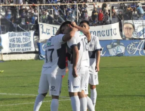 Newbery será local en la primera final