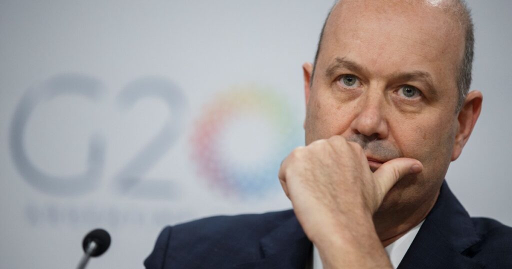 Sturzenegger defendió a Adorni y celebró la baja de la inflación