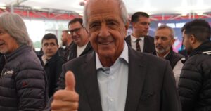 “Tenemos el Teatro Colón, pero no a los artistas”