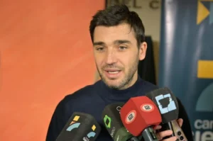 Torres respaldó al intendente de Gaiman e instruyó a Salud para revocar la matrícula del médico que emitía licencias sin controles