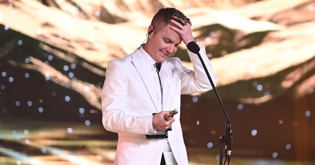 a qué hora es, nominados y dónde ver la alfombra roja y la ceremonia de premios a lo mejor de la televisión