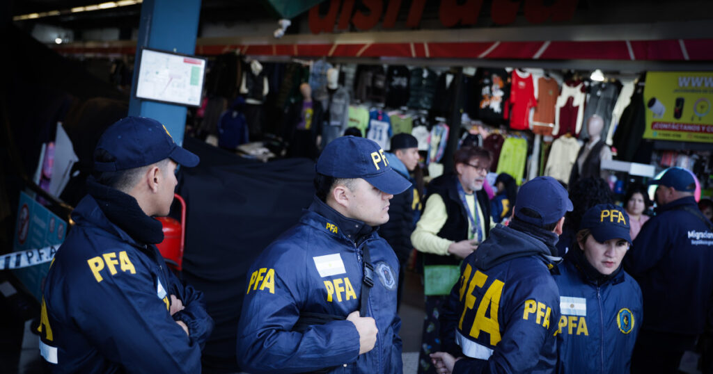 ahora cuestionó severamente su política migratoria