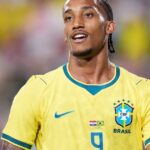 Utilice este título del delantero top que quiere el Barcelona al mejor 9 del Brasileirao y cree en base a ese titulo original un titulo nuevo, preciso, comprensible y que no pierda relacion con el titulo original. Necesito que me devuelvas solo y nada mas que el titulo nuevo.
