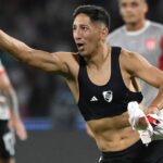 Utilice este título la racha de las 12 vueltas ajenas que castiga a los grandes y el karma del máximo favorito y cree en base a ese titulo original un titulo nuevo, preciso, comprensible y que no pierda relacion con el titulo original. Necesito que me devuelvas solo y nada mas que el titulo nuevo.