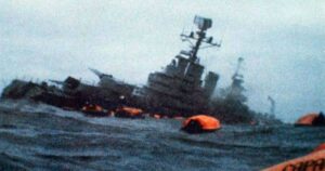 relatos en primera persona a 44 años del hundimiento que marcó la Guerra de Malvinas
