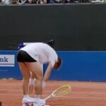 Utilice este título se bajó los pantalones en pleno partido y cree en base a ese titulo original un titulo nuevo, preciso, comprensible y que no pierda relacion con el titulo original. Necesito que me devuelvas solo y nada mas que el titulo nuevo.