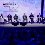 Utilice este título Abrir mercados y bajar el costo argentino, las claves ante el nuevo escenario geopolítico y cree en base a ese titulo original un titulo nuevo, preciso, comprensible y que no pierda relacion con el titulo original. Necesito que me devuelvas solo y nada mas que el titulo nuevo.
