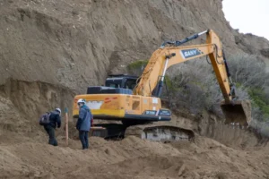 Comenzaron los trabajos para estabilizar el cerro Hermitte