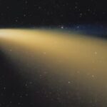 Utilice este título Creen que el cometa 3I/ATLAS se habría formado hace unos 12.000 millones de años y cree en base a ese titulo original un titulo nuevo, preciso, comprensible y que no pierda relacion con el titulo original. Necesito que me devuelvas solo y nada mas que el titulo nuevo.