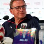 Utilice este título El DT de Austria Ralf Rangnick llenó de elogios a Argentina: “No encontré ninguna debilidad” y cree en base a ese titulo original un titulo nuevo, preciso, comprensible y que no pierda relacion con el titulo original. Necesito que me devuelvas solo y nada mas que el titulo nuevo.