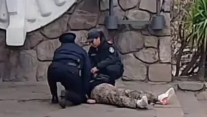 Escándalo en Jujuy: la esposa de un diputado fue a buscarlo a los gritos y se descompensó