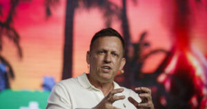 Filtran los secretos de Dialog, el exclusivo club de Peter Thiel que reúne a la élite política y tecnológica mundial