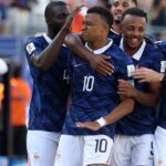 Utilice este título Francia despertó a tiempo y, con un Mbappé imparable, le ganó a Senegal en su debut en el Mundial 2026 y cree en base a ese titulo original un titulo nuevo, preciso, comprensible y que no pierda relacion con el titulo original. Necesito que me devuelvas solo y nada mas que el titulo nuevo.