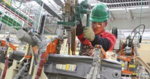 La industria autopartista retrocede casi 9% en el año tras haber perdido 4.100 empleos en 2025