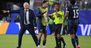 "Me cuesta jugar este deporte nuevo"